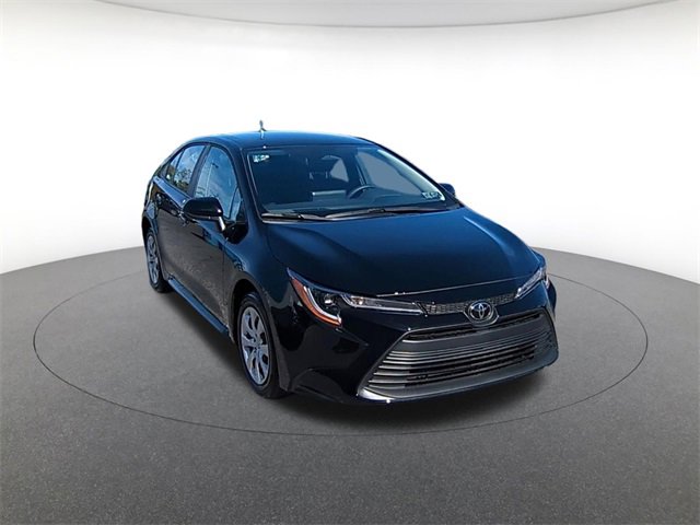 2025 Toyota Corolla LE photo 3