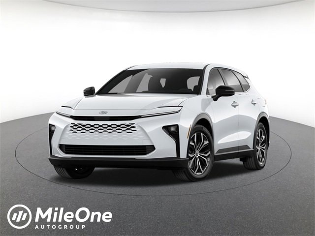 2025 Toyota Crown Signia XLE's photo