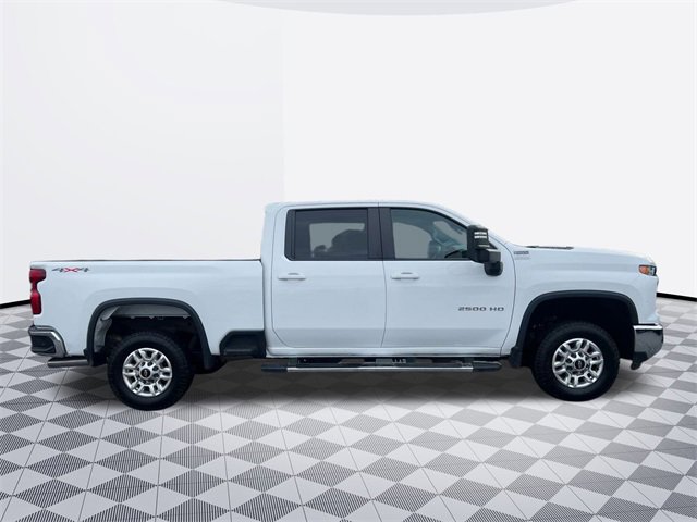 2024 Chevrolet Silverado 2500HD LT photo 4