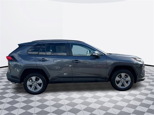 2024 Toyota RAV4 XLE photo 2