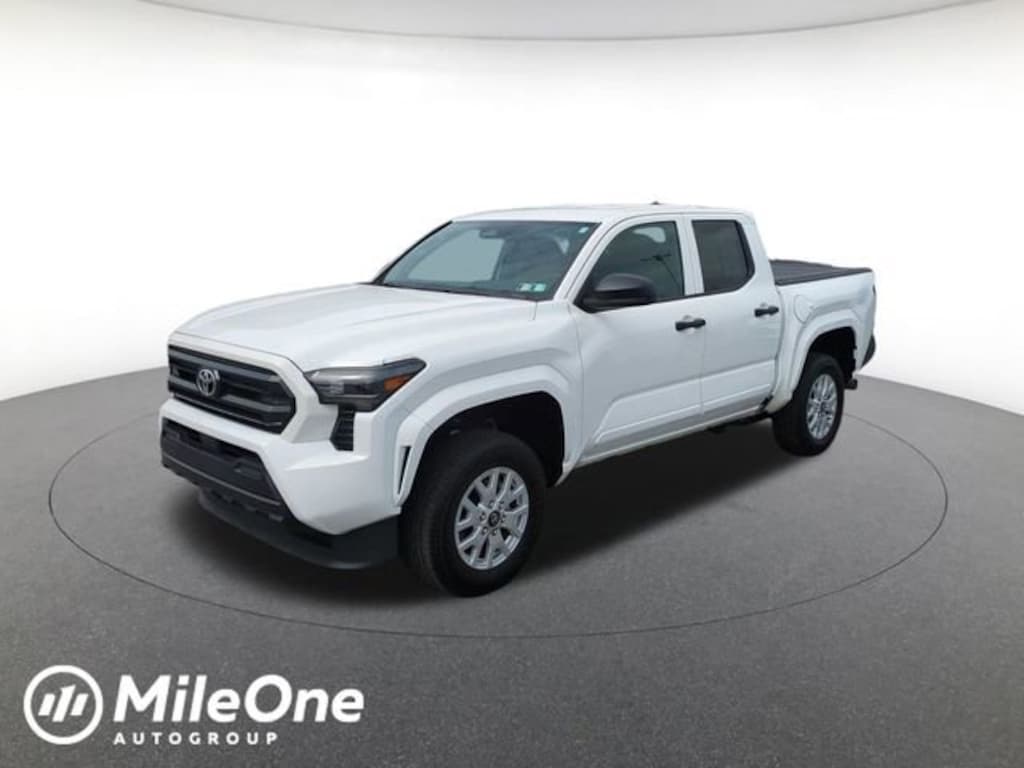 Used 2025 Toyota Tacoma SR Truck