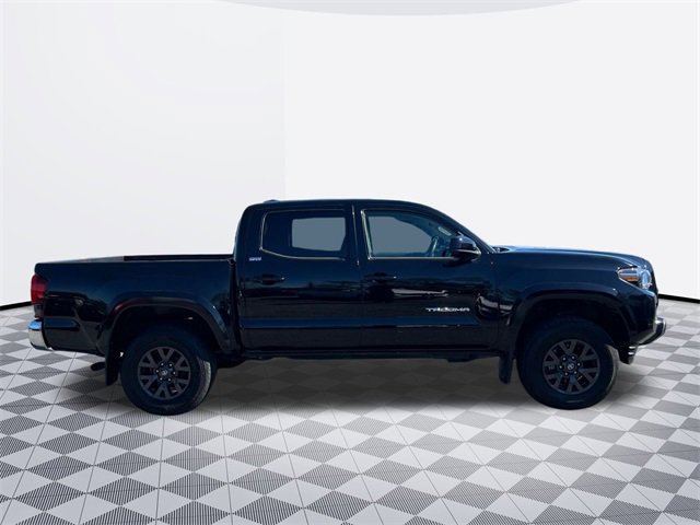 2022 Toyota Tacoma SR5 photo 3