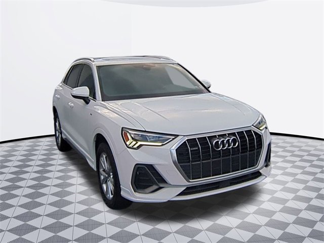 2023 Audi Q3 S line Premium photo 3