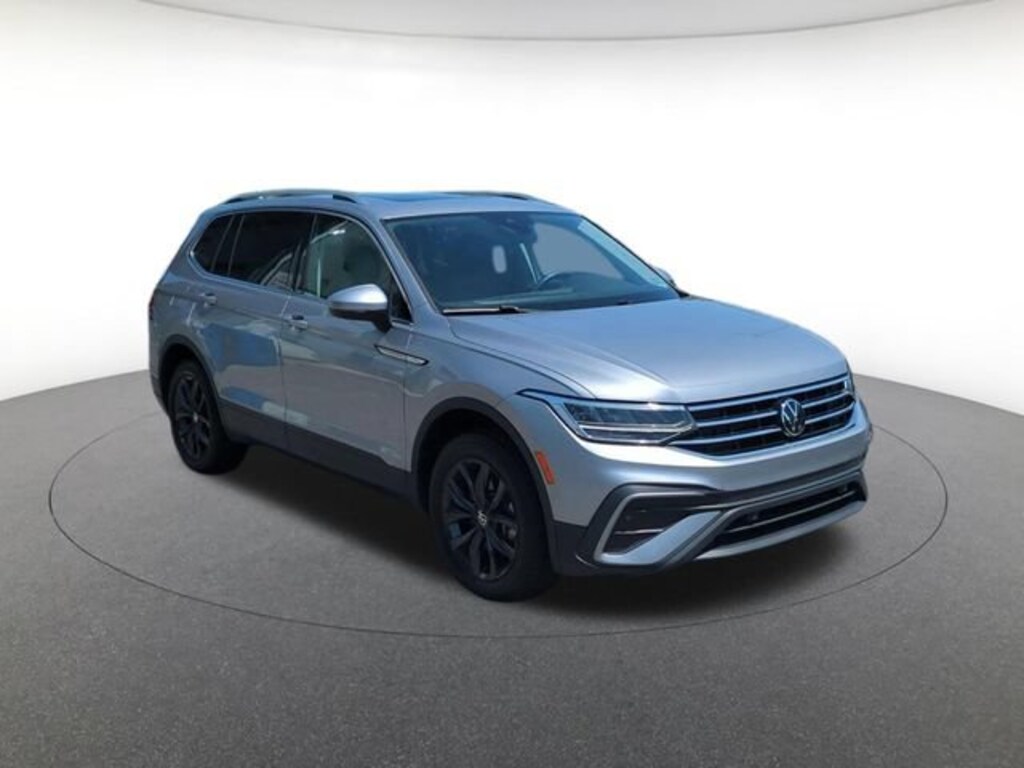 Used 2024 Volkswagen Tiguan 2.0T SE Sport Utility