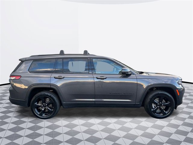 2023 Jeep Grand Cherokee Altitude photo 2