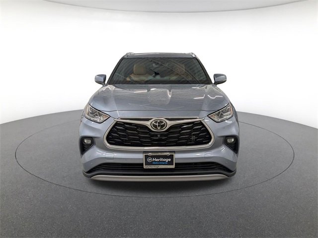 2022 Toyota Highlander Platinum Sport photo 2