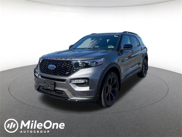 2023 Ford Explorer ST's photo