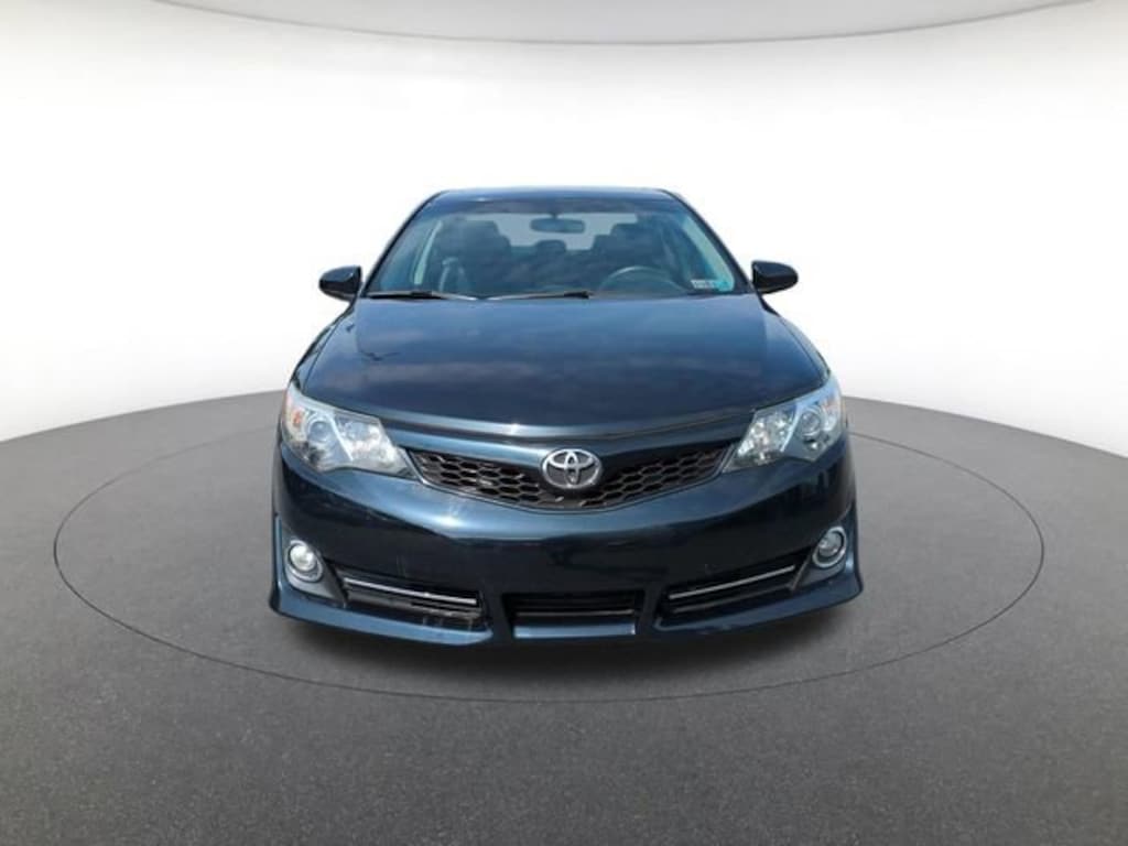 Used 2012 Toyota Camry SE Sedan