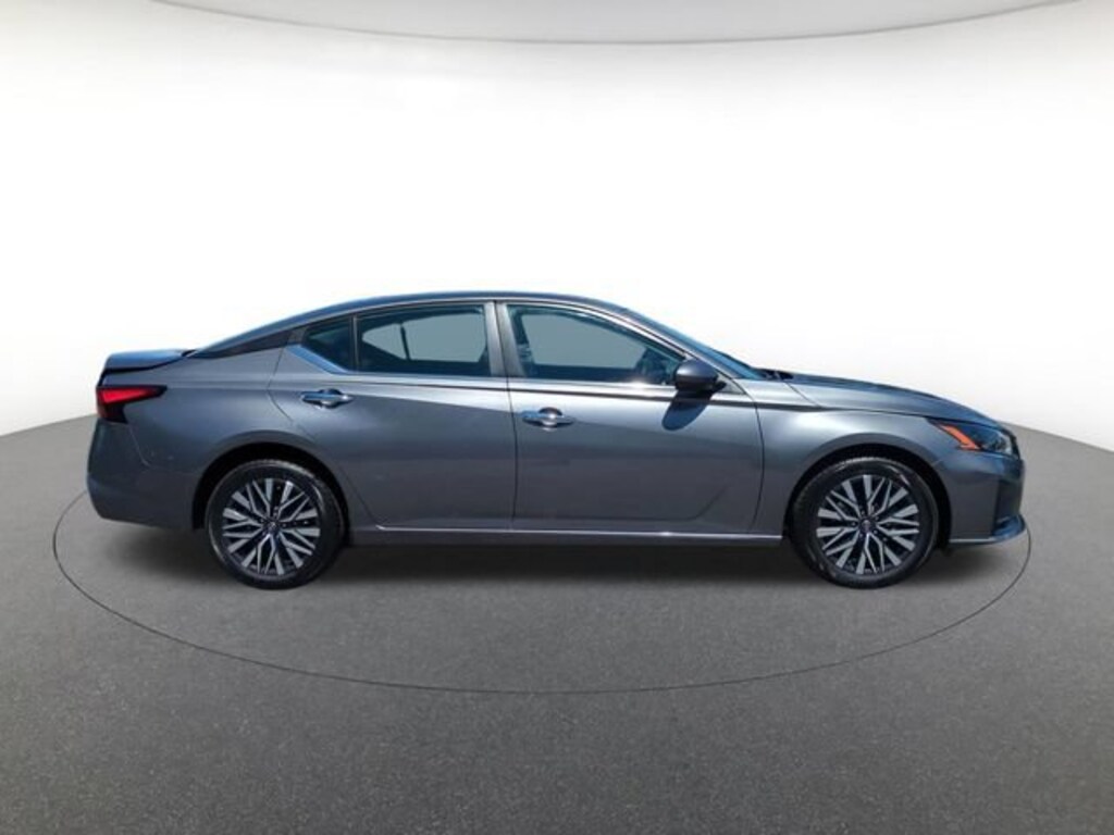Used 2023 Nissan Altima 2.5 SV Sedan