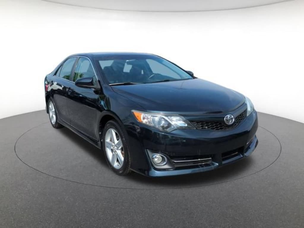 Used 2012 Toyota Camry SE Sedan