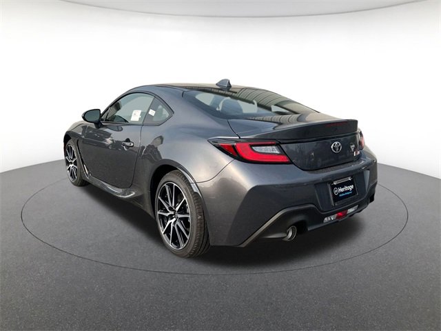 2025 Toyota GR86 photo 3