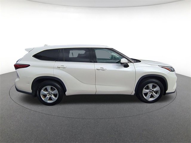 2021 Toyota Highlander LE Sport photo 4
