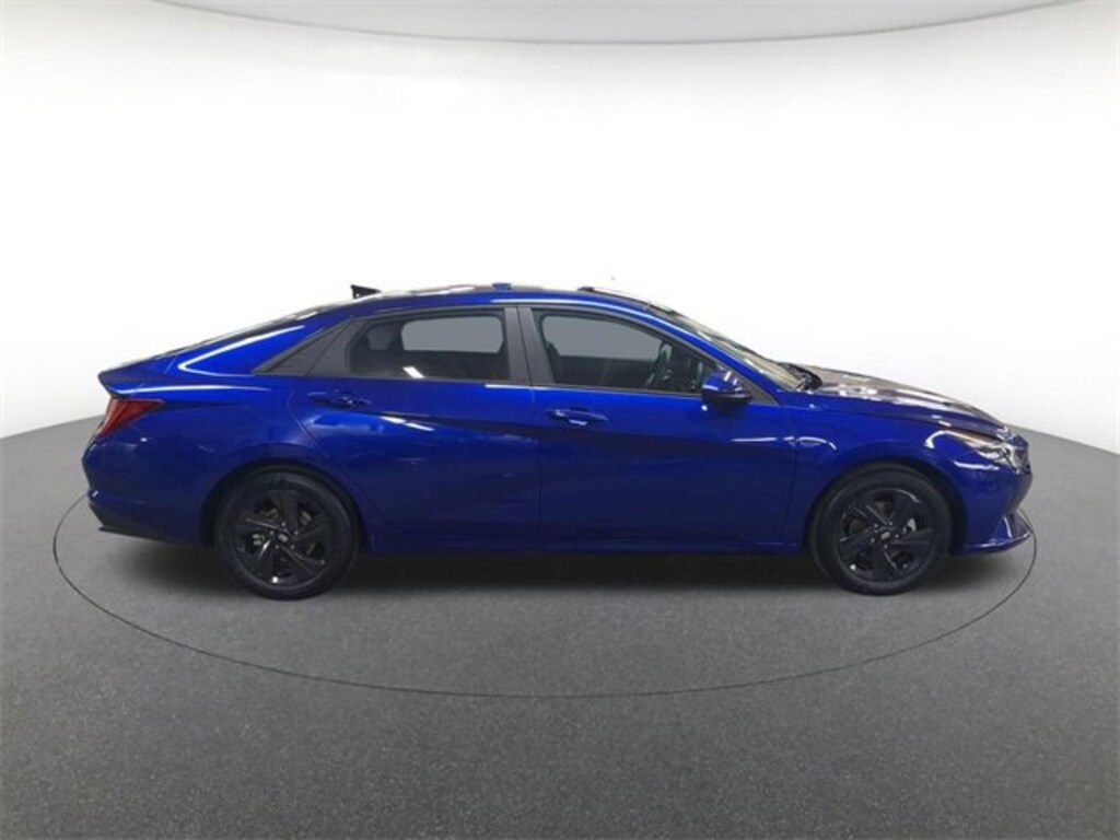 Used 2022 Hyundai Elantra Hybrid Blue Sedan