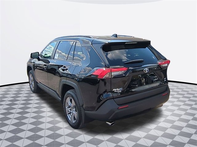 2025 Toyota RAV4 XLE photo 3