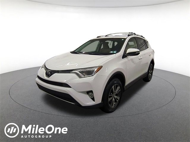 2017 Toyota RAV4 XLE's photo