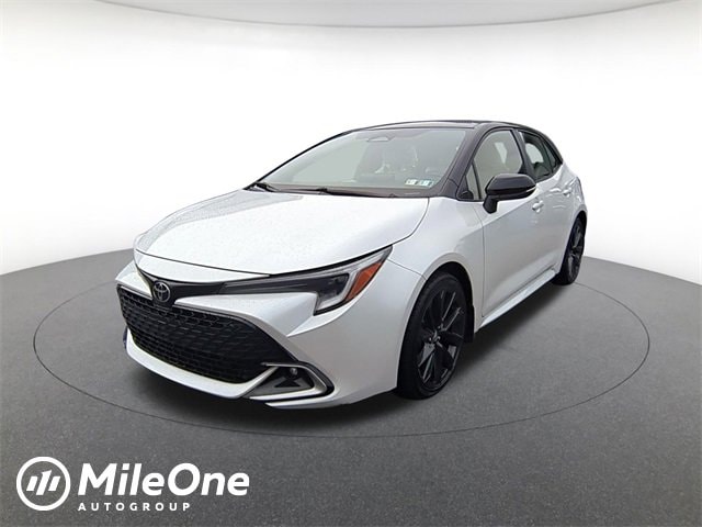 2023 Toyota Corolla Hatchback XSE's photo