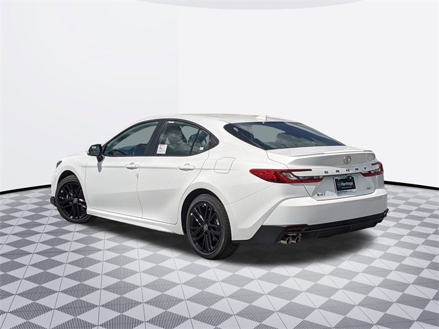 2025 Toyota Camry SE photo 3
