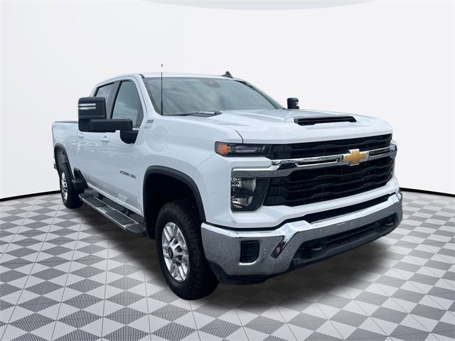 2024 Chevrolet Silverado 2500HD LT photo 3