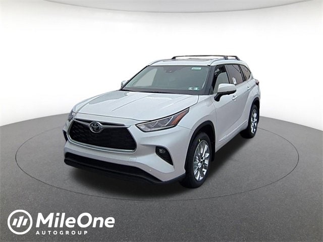 2026 Toyota Highlander Limited's photo