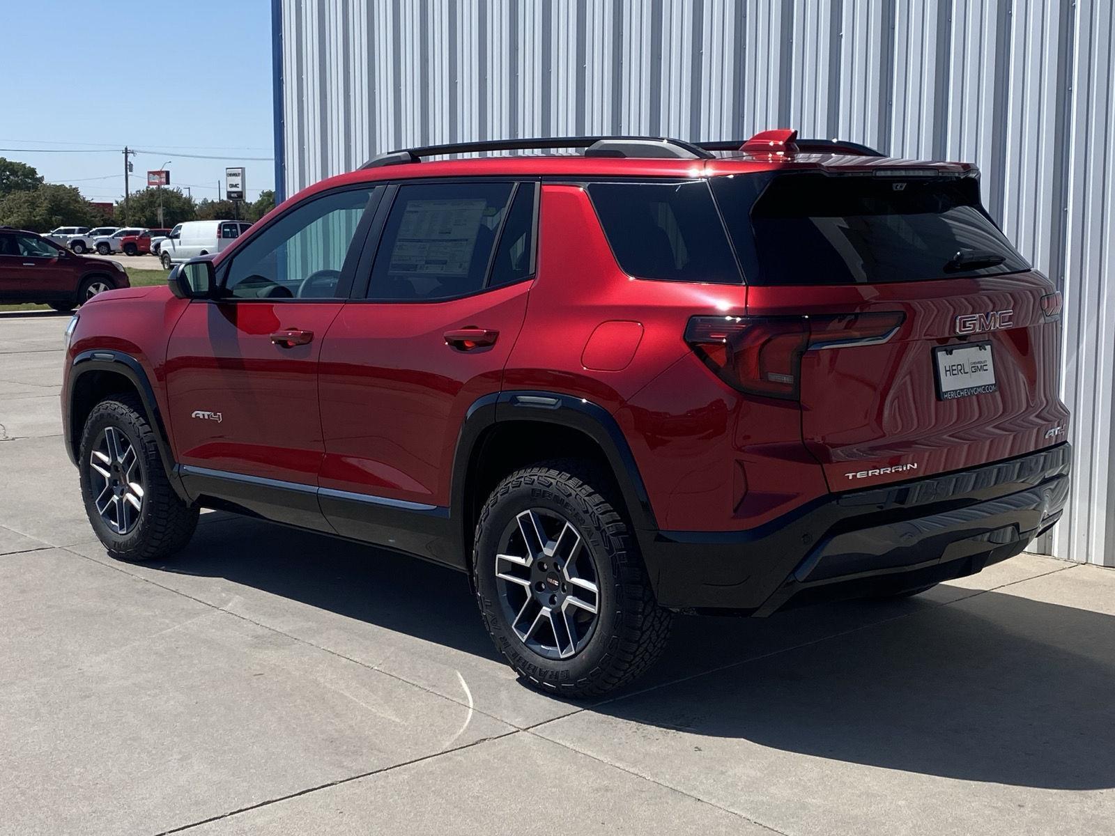 2026 GMC Terrain AT4 - Photo 7