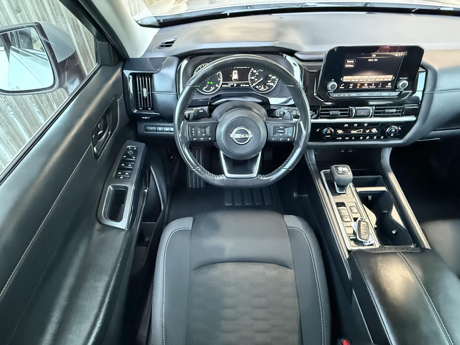 2025 Nissan Pathfinder SV - Photo 10