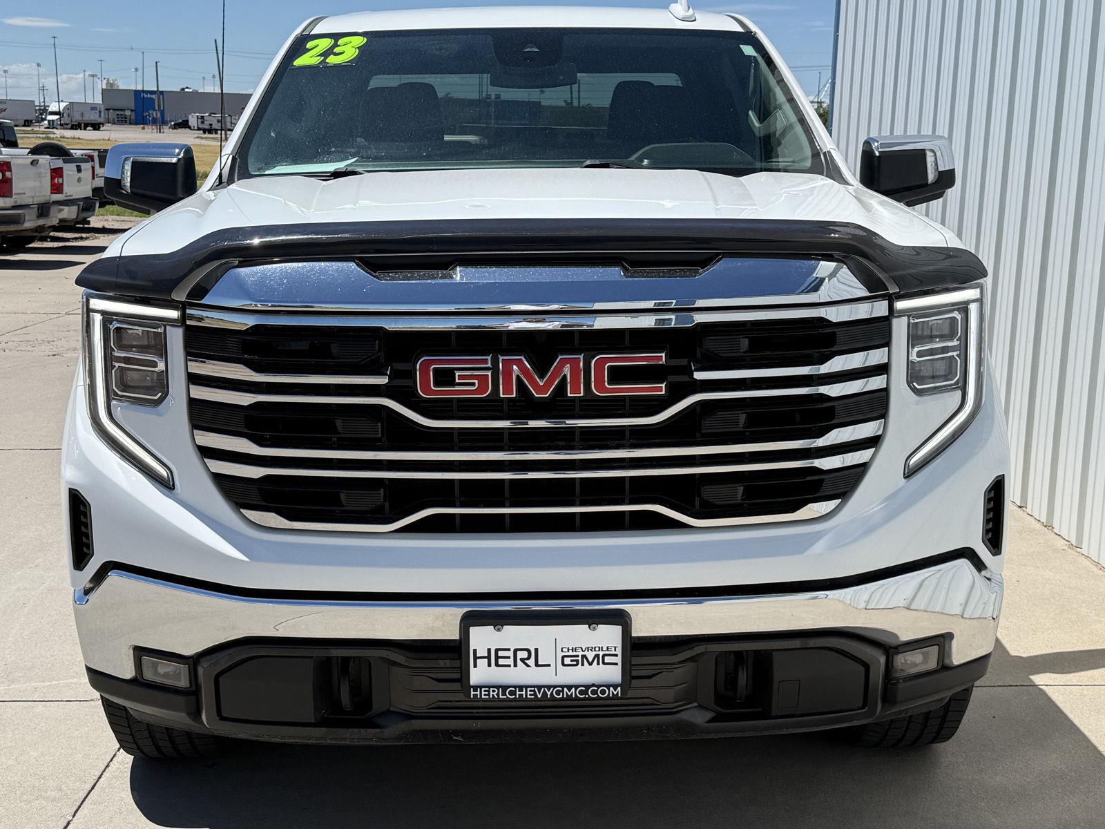 2023 GMC Sierra 1500 SLT - Photo 2