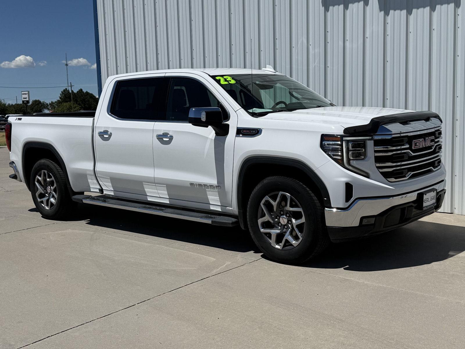 2023 GMC Sierra 1500 SLT - Photo 3