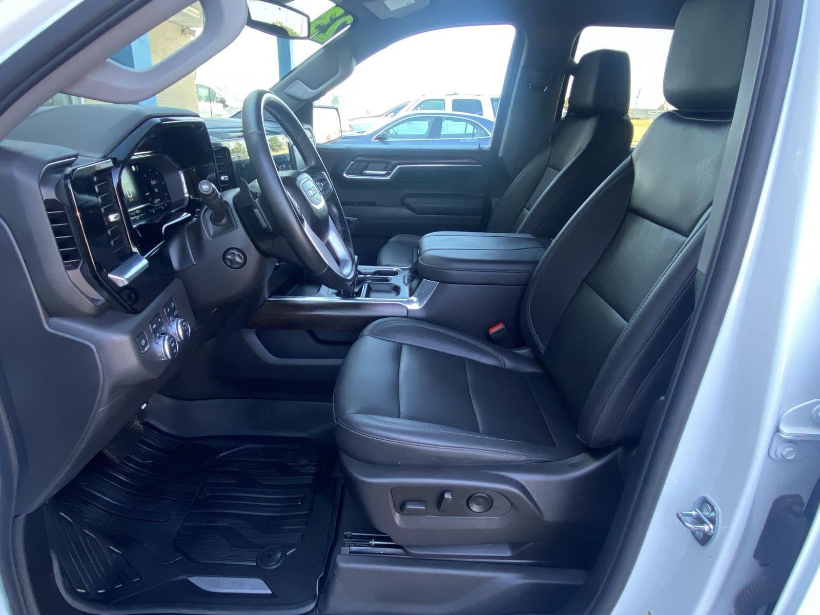2023 GMC Sierra 1500 SLT - Photo 10