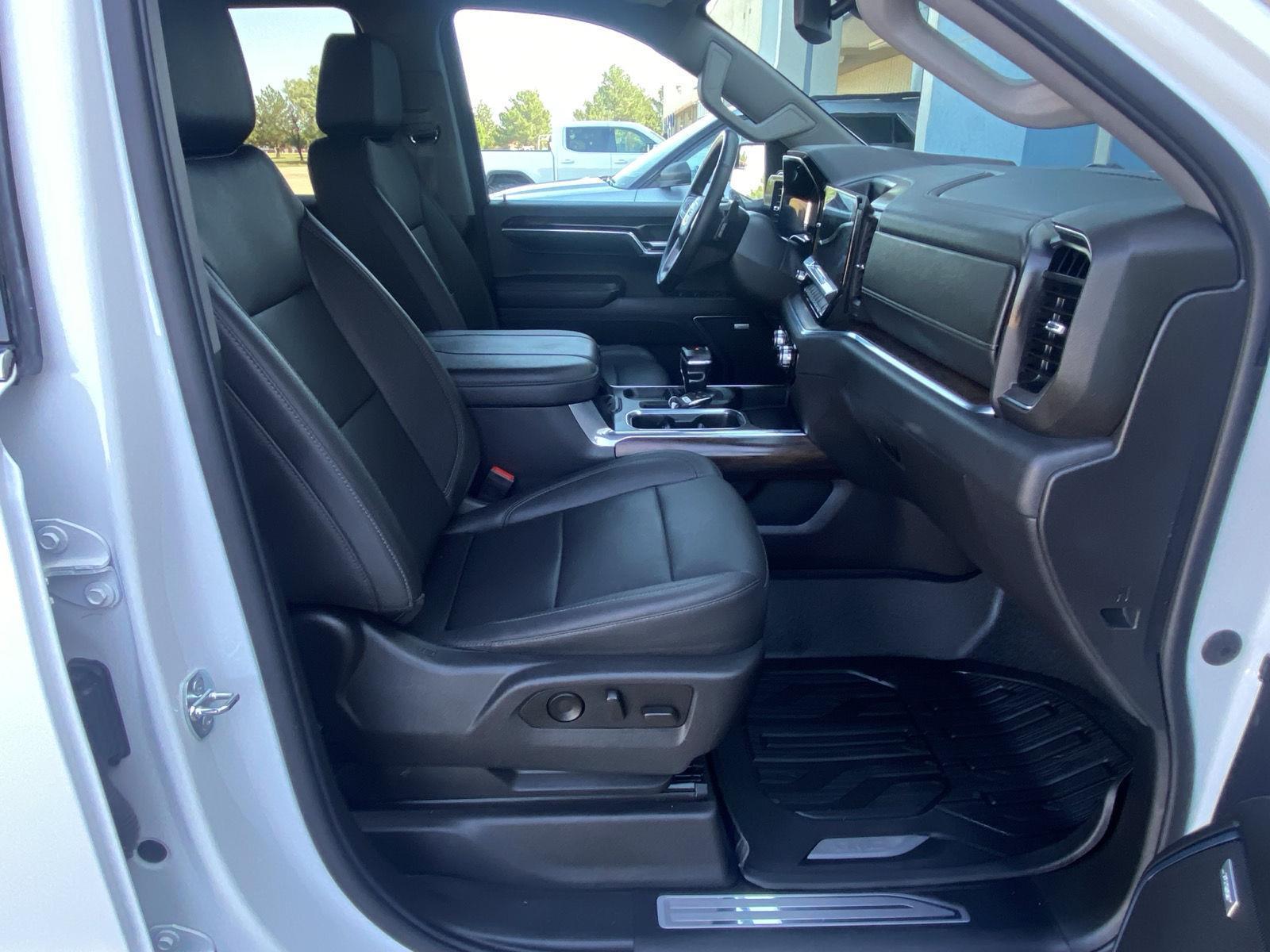 2023 GMC Sierra 1500 SLT - Photo 19