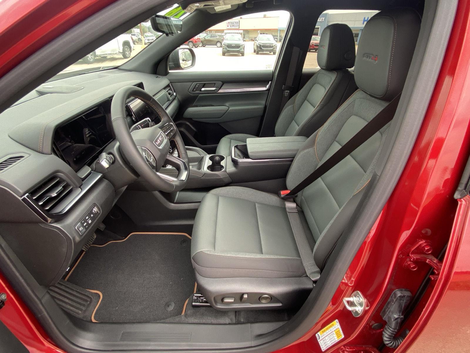 2026 GMC Terrain AT4 - Photo 10