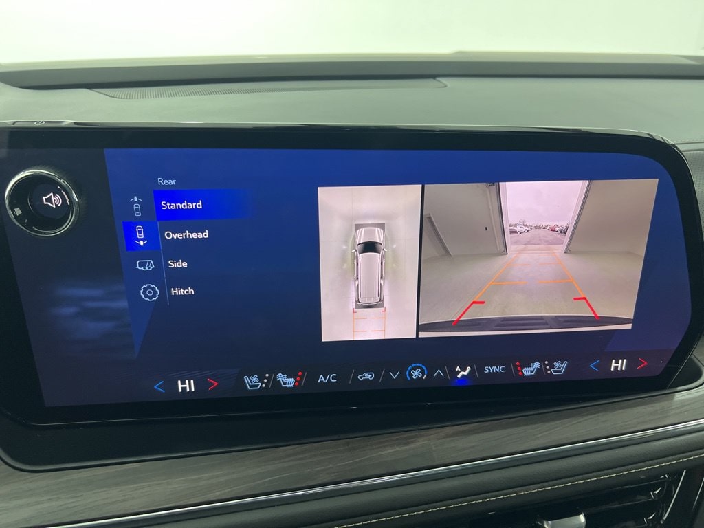 2025 Chevrolet Suburban Premier - Photo 14