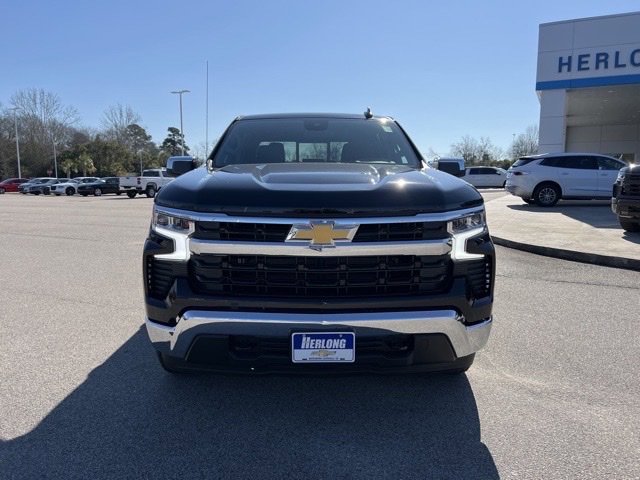 2024 Chevrolet Silverado 1500 LT photo 2