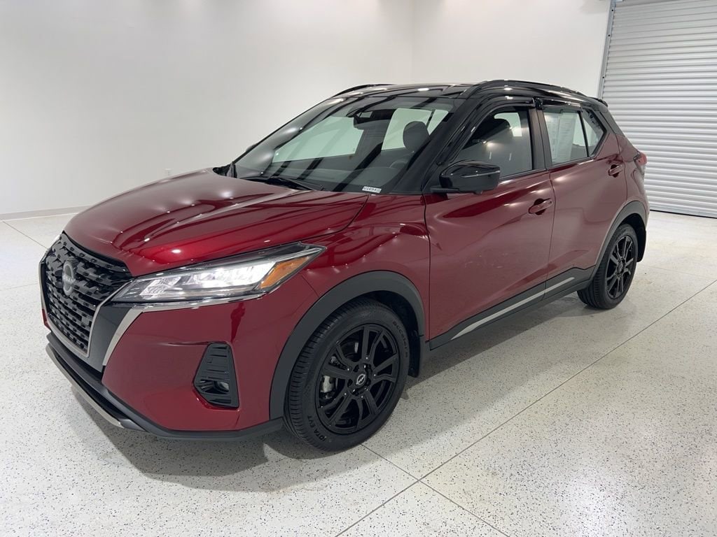 2023 Nissan Kicks SR
