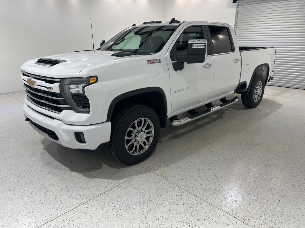 2026 Chevrolet Silverado HD LT's photo