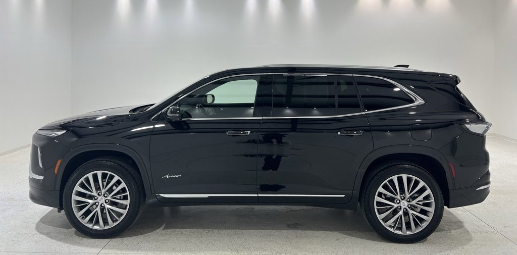 2025 Buick Enclave Avenir's photo