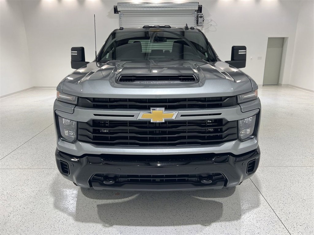 2026 Chevrolet Silverado 2500HD Custom photo 3