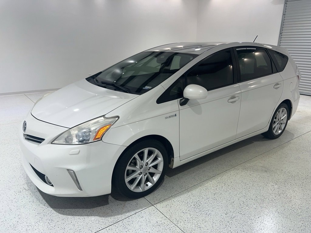 2013 Toyota Prius v Five