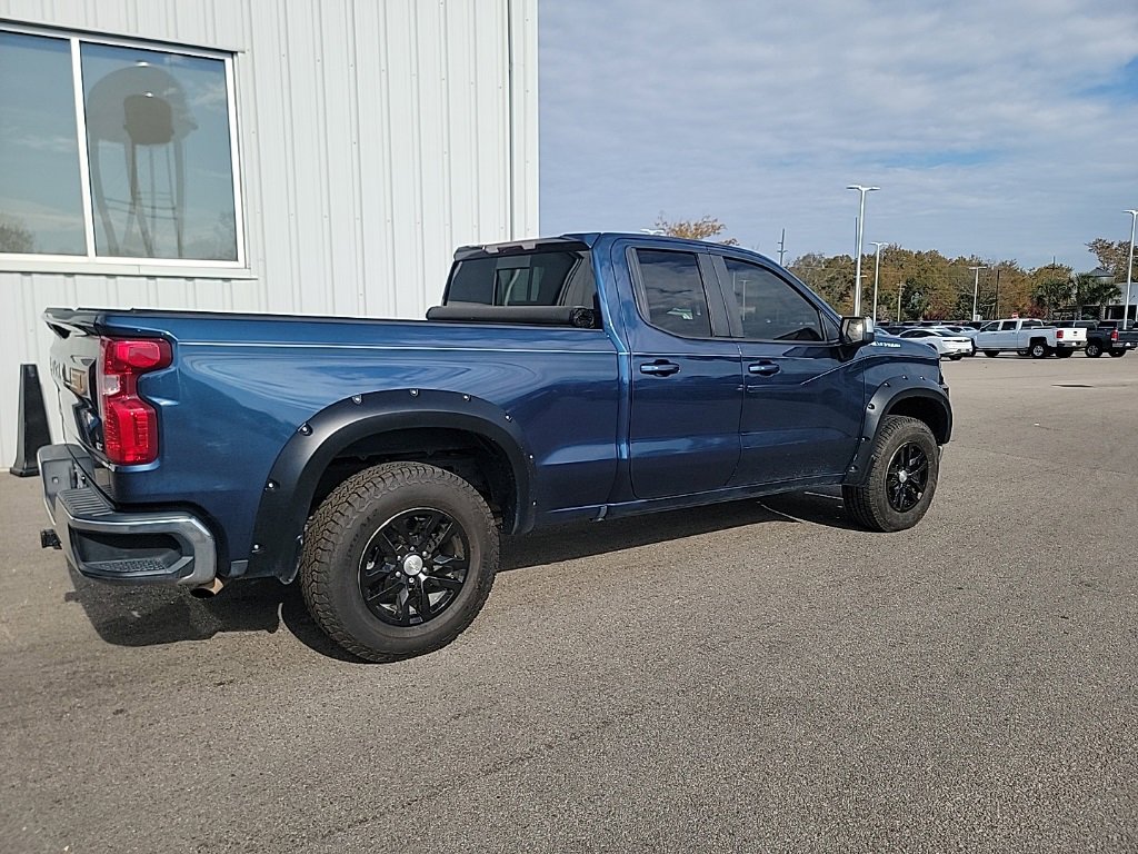 2019 Chevrolet Silverado 1500 LT photo 4