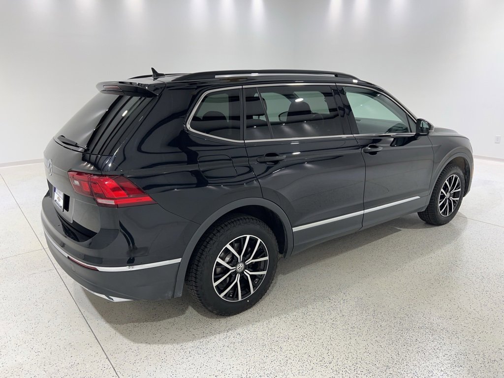 2021 Volkswagen Tiguan R-Line Black SEL photo 4