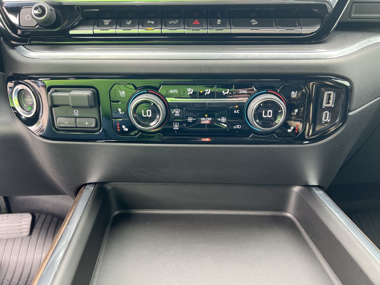 2025 Chevrolet Silverado 2500 HD High Country - Photo 48