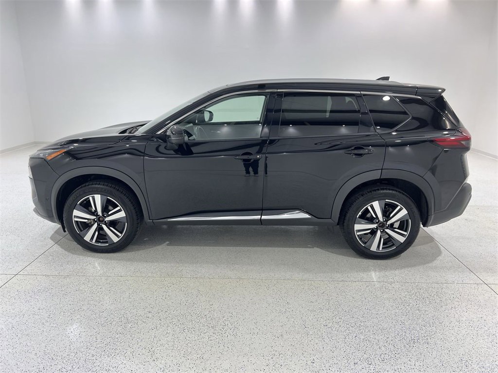 2023 Nissan Rogue SL's photo