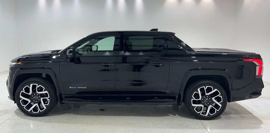 New 2024 Chevrolet Silverado EV RST Truck