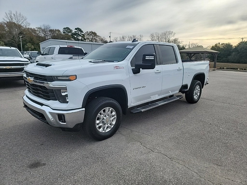 2024 Chevrolet Silverado 2500HD LT's photo