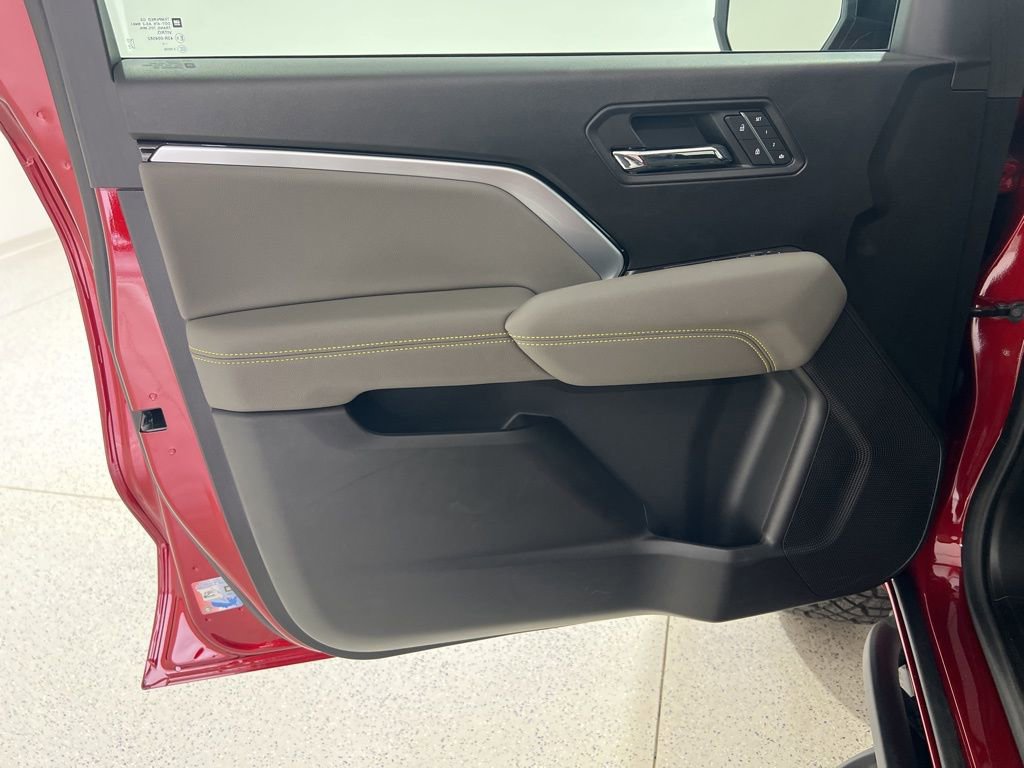 2025 Chevrolet Colorado ZR2 - Photo 21