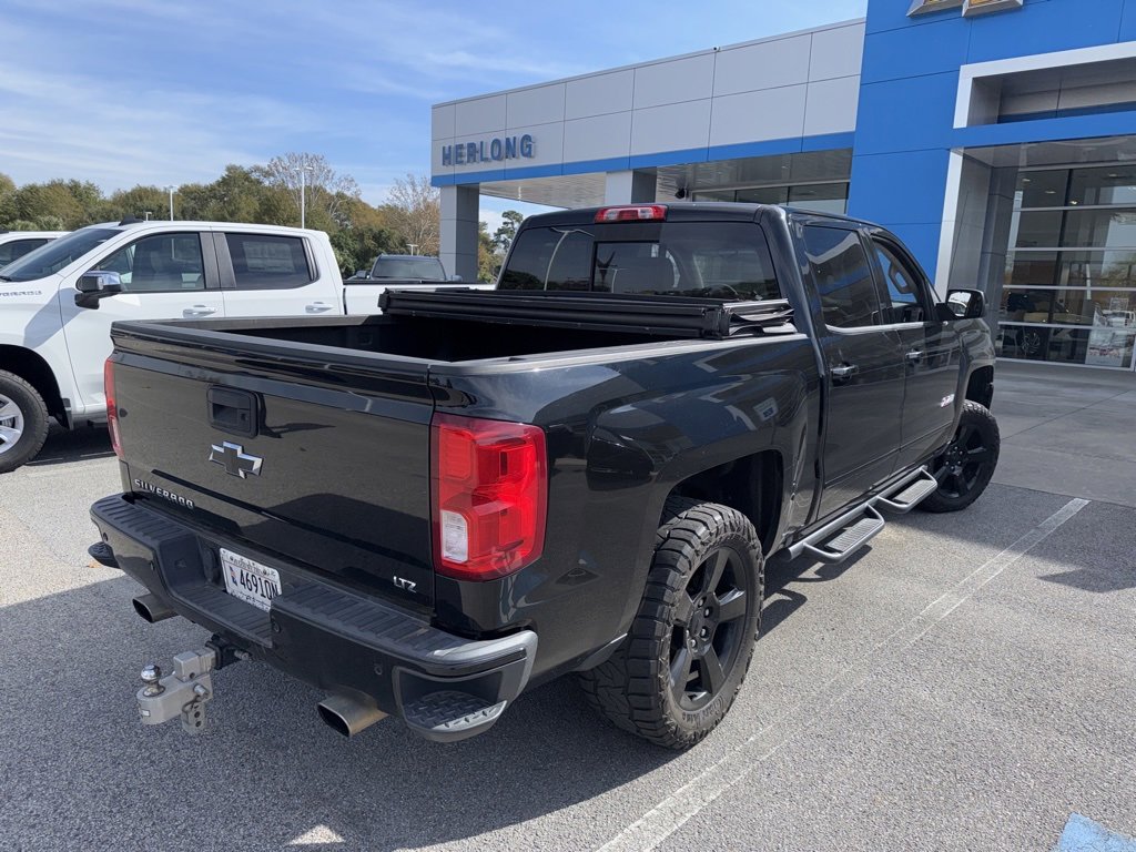 2017 Chevrolet Silverado 1500 LTZ photo 3