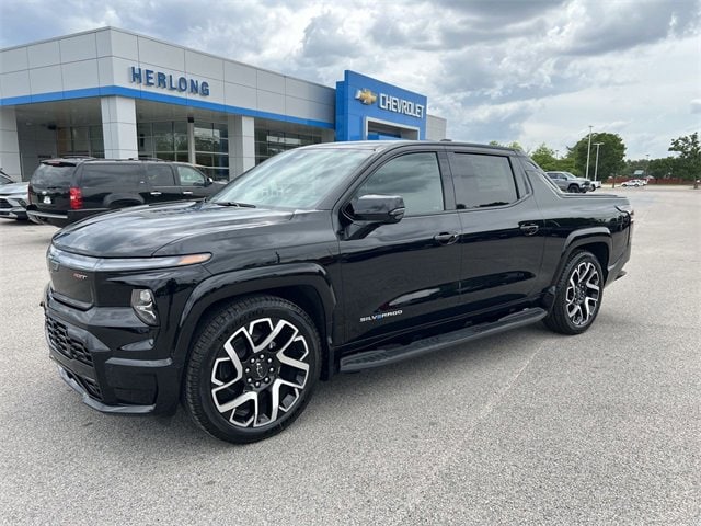 2024 Chevrolet Silverado EV RST's photo