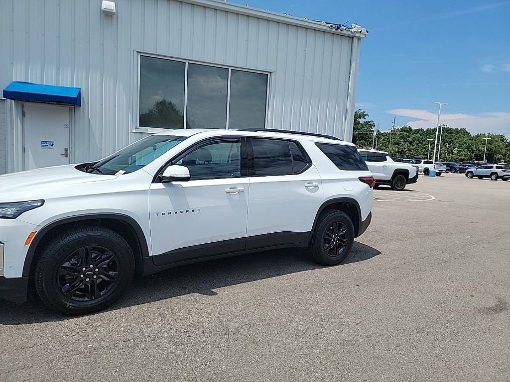 Used 2023 Chevrolet Traverse LT Cloth w/1LT SUV
