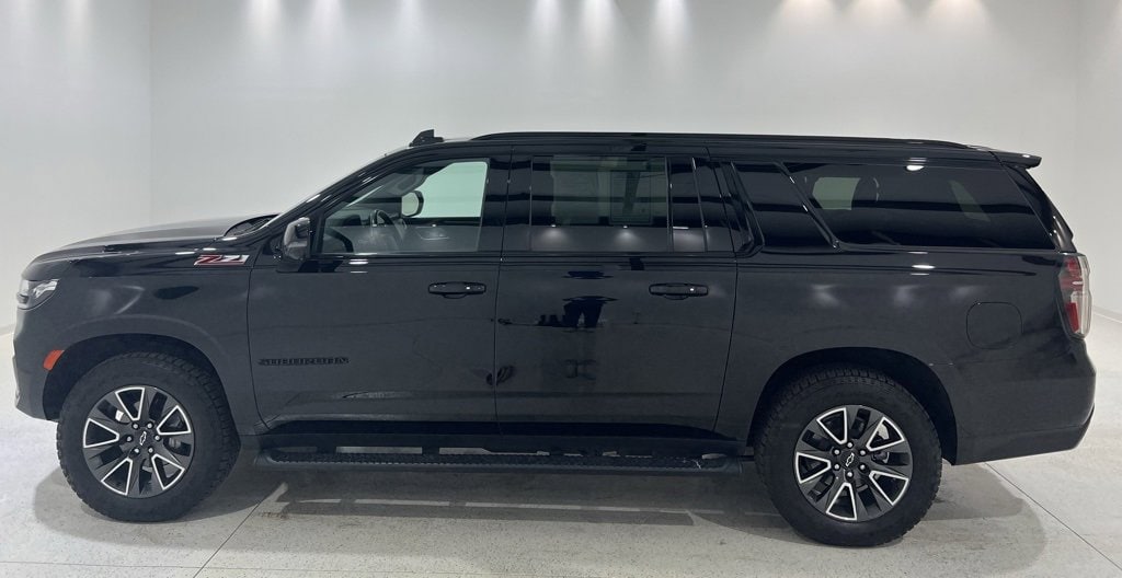 2023 Chevrolet Suburban Z71's photo