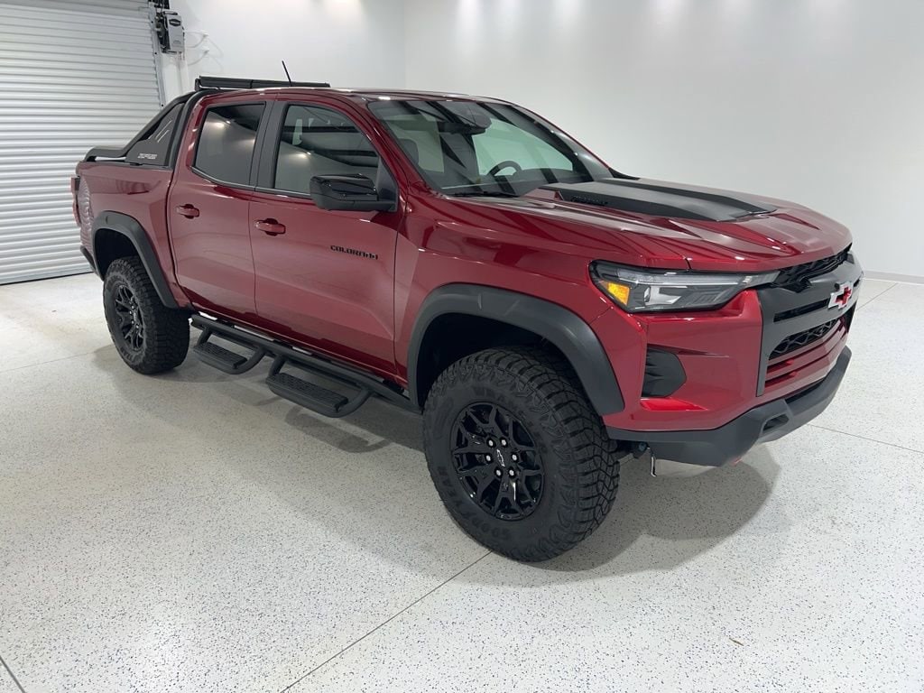 2025 Chevrolet Colorado ZR2 - Photo 7