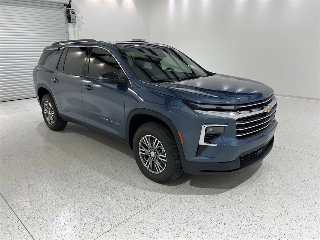 New 2025 Chevrolet Traverse LT SUV